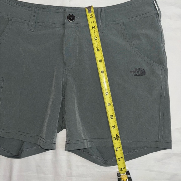 The North Face Hiking Shorts - Picture 8 of 8